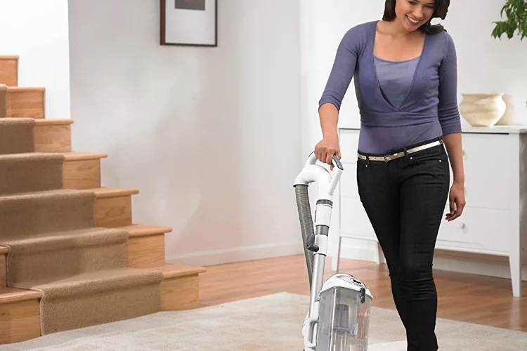 Best Upright Vacuum for Reaching High Places