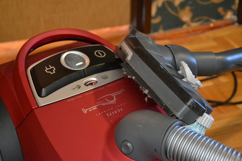 Six featured vacuums for upholstery